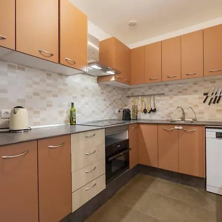 Miss Peachy Apartment *